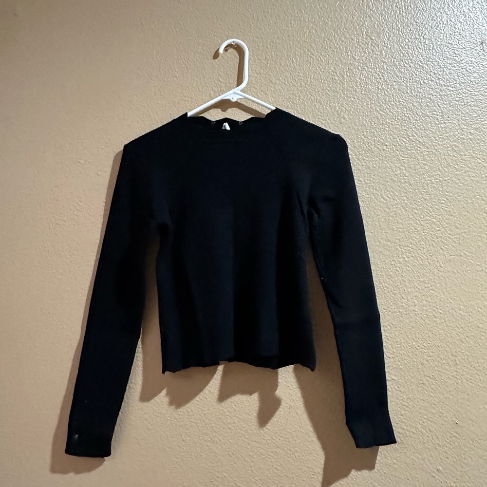 Scalloped crop sweater